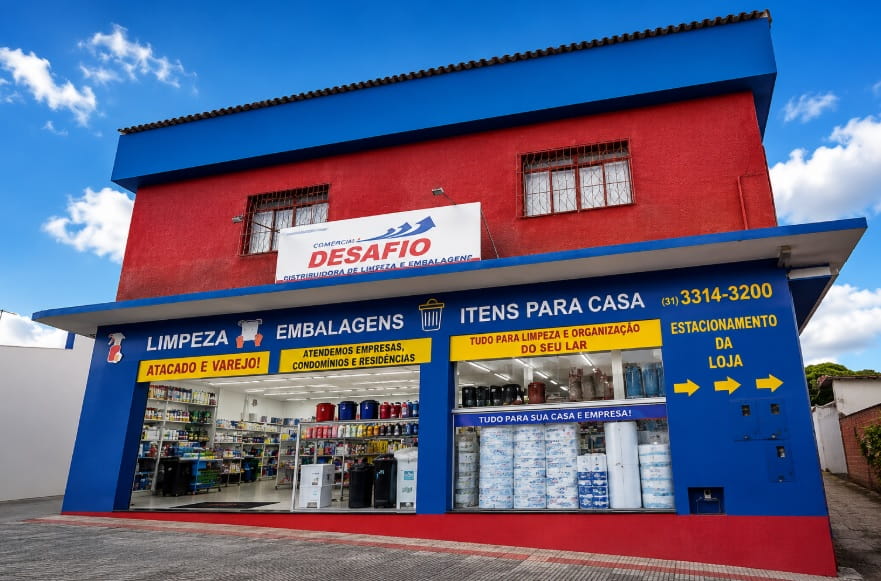 Fachada da loja Comercial Desafio em Belo Horizonte, distribuidora de produtos de limpeza e embalagens